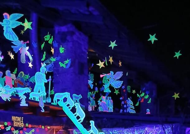 Il presepe luminoso di Sesona cambia veste