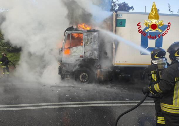 Incendio camion buguggiate