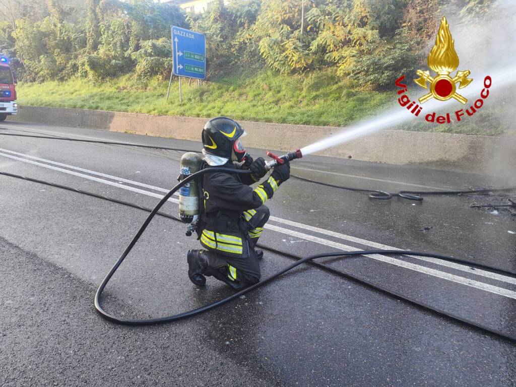 Incendio camion buguggiate