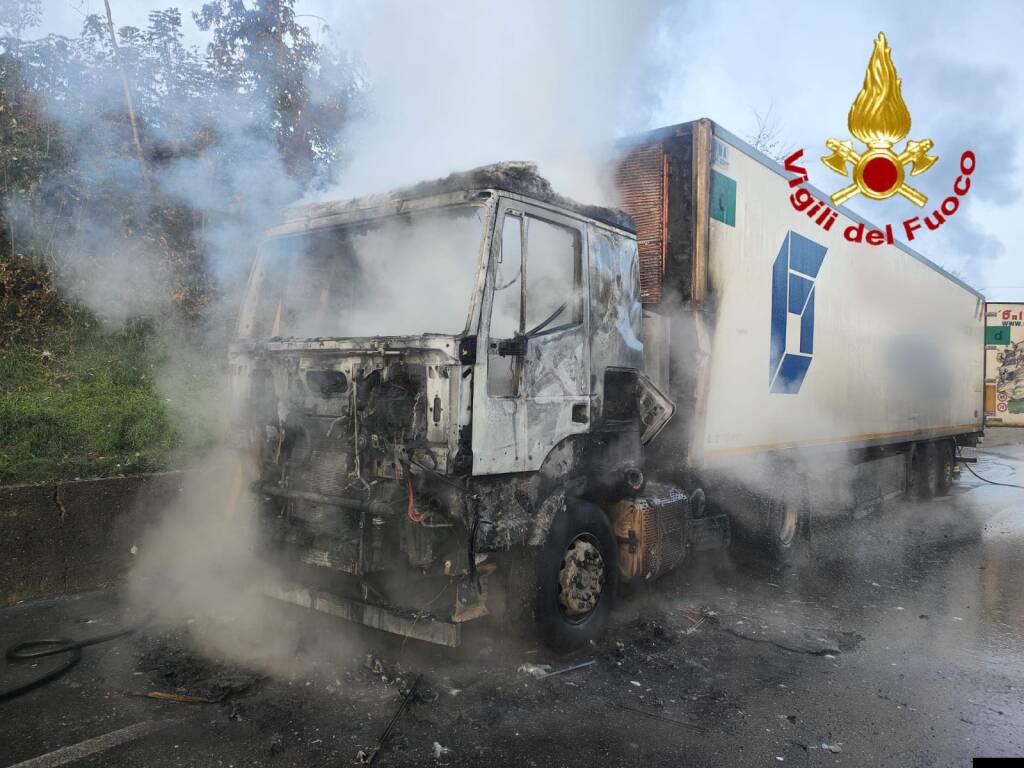 Incendio camion buguggiate