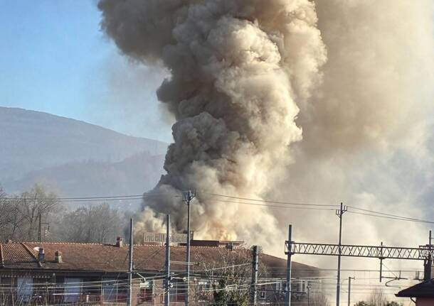 incendio Laveno Mombello 29 novembre