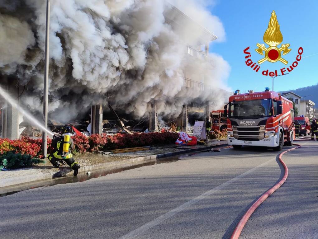 incendio Laveno Mombello 29 novembre