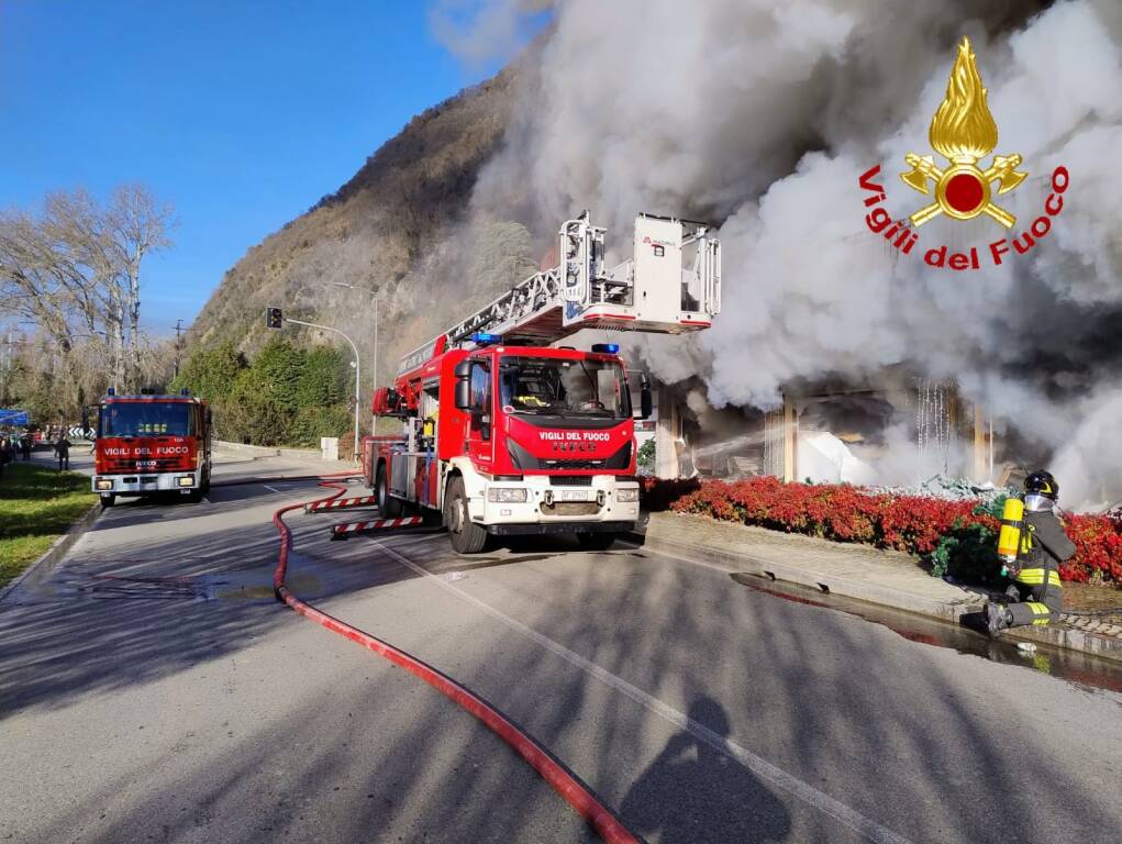 incendio Laveno Mombello 29 novembre