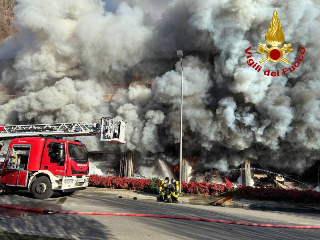 incendio Laveno Mombello 29 novembre