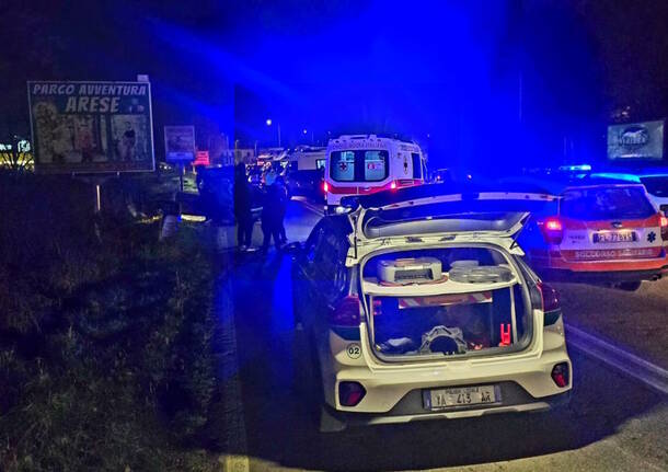 Scontro fra tre auto a Pogliano Milanese: cinque persone soccorse