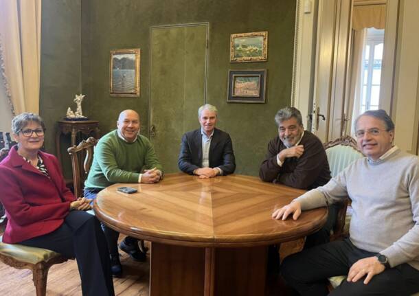 incontro italia viva varese