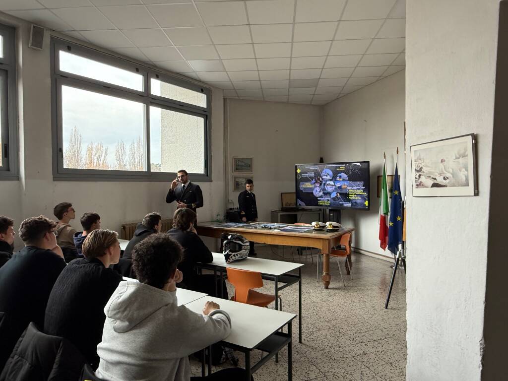 La Marina si presenta all’Istituto Bernocchi di Legnano 