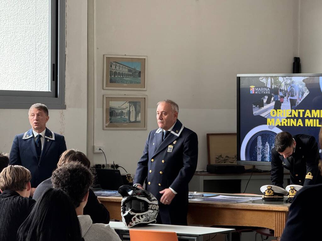 La Marina si presenta all’Istituto Bernocchi di Legnano 