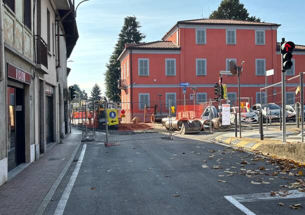 Lavori fogna Cavaria 