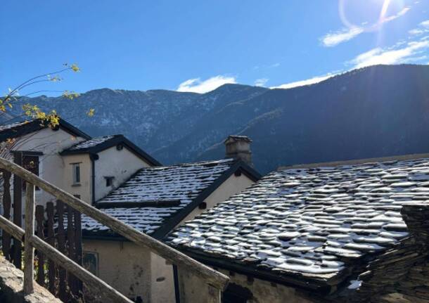 Monteviasco con una spolverata di neve