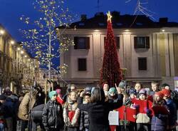  Natale 2025 accende il centro di Legnano 
