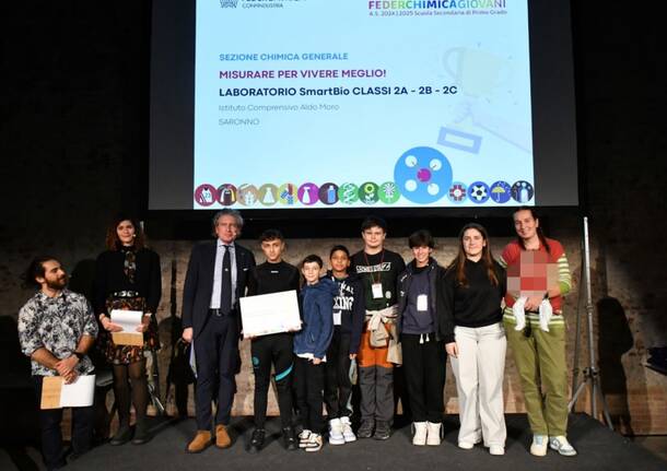 premiazione alunni comprensivo moro