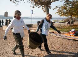 Pulizia del lago di Varese Ama&Vivi Plastic Free