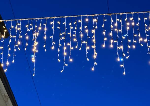 In centro a Legnano si accende il Natale 2025