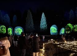 Si accendono le luci di Natale ai giardini estensi