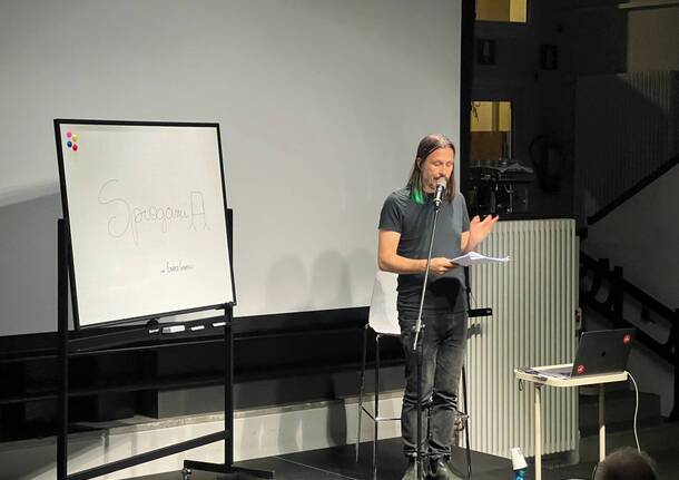 Spiegami con Enrico Gabrielli e le colonne sonore delle serie Tv