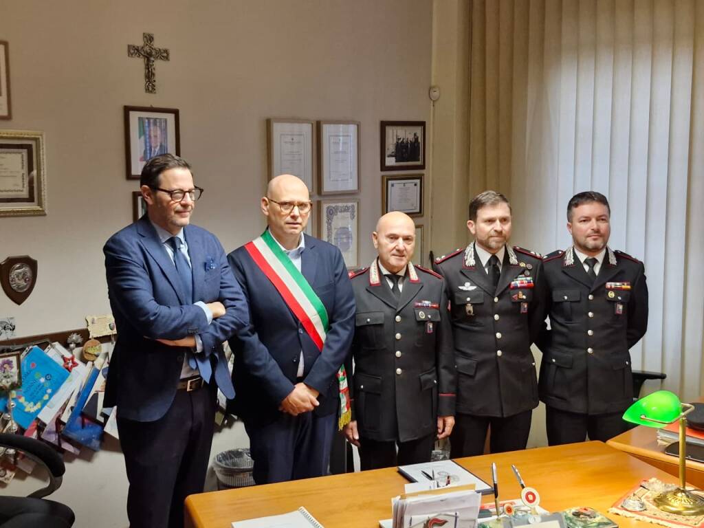 Taglio del nastro per la "nuova" caserma dei Carabinieri di Parabiago