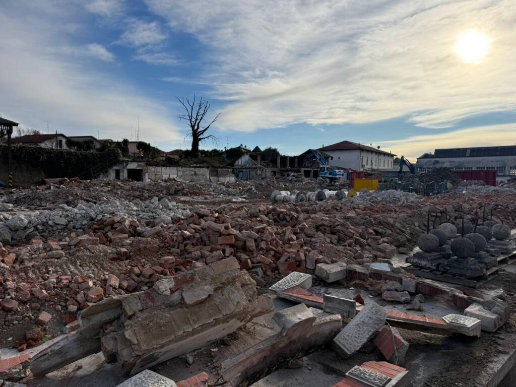 Tessitura Arnetta Gazzada Schianno 2025