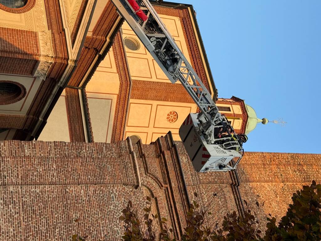 Vigili del fuoco di Legnano in piazza San Magno per il patrono della città
