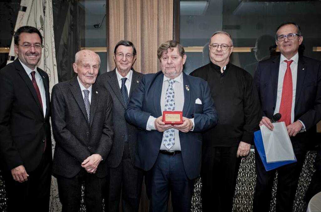 A Jody Testa la tessere d'oro della Famiglia Legnanese