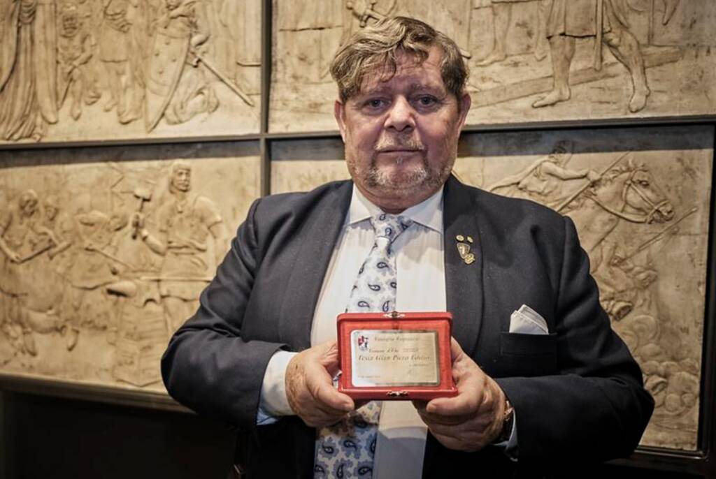 A Jody Testa la tessere d'oro della Famiglia Legnanese