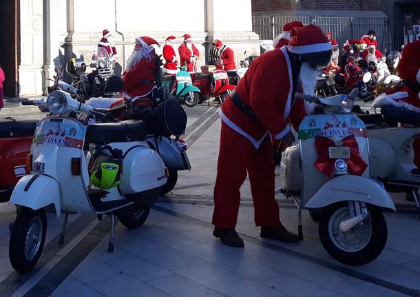 babbo natale vespa busto arsizio