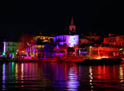 Luci di Natale, silenzi del lago