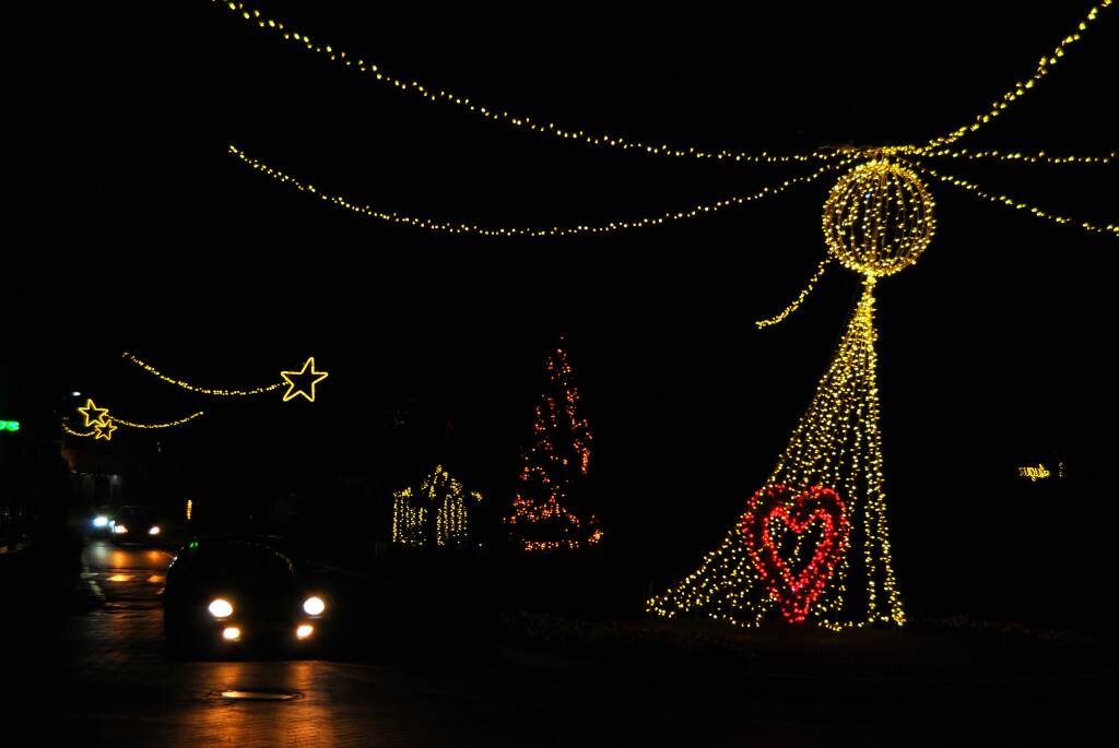 Sotto un\'altra luce: le luminarie di Natale