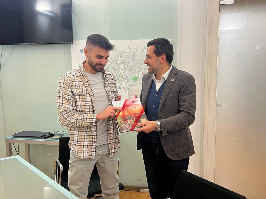 Christian Calabrò premiato dal sindaco di Legnano