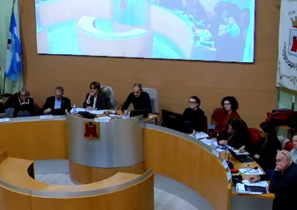 consiglio comunale saronno varie