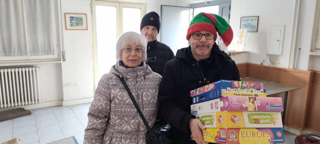 "Donando con il Cuore". Raccolte a Legnano 560 scatole di Natale per le famiglie bisognose