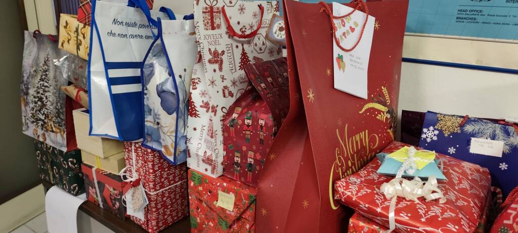 "Donando con il Cuore". Raccolte a Legnano 560 scatole di Natale per le famiglie bisognose