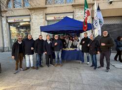 Gazebi politici in centro e in piazza Mercato a Legnano 