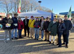 Gazebi politici in centro e in piazza Mercato a Legnano 