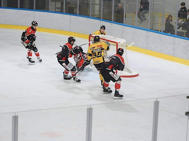 Hockey su ghiaccio: Varese Cardaro - Foto di Roberto Gernetti