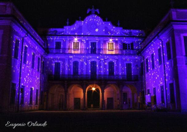 I Giardini Estensi di Varese illuminati per Natale 2025