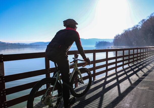 I giornalisti del mondo turistico e cicloturistico in visita alla zona dei laghi