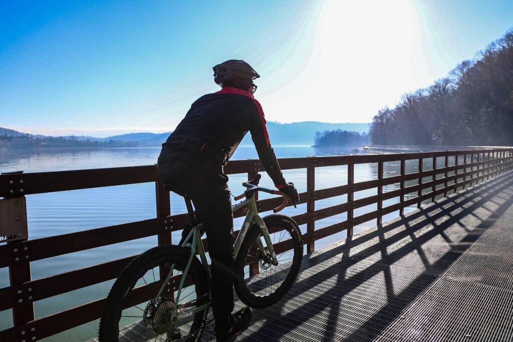 I giornalisti del mondo turistico e cicloturistico in visita alla zona dei laghi