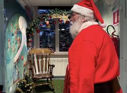 Il Babbo natale di Amor negli ospedali di Angera e Cittiglio