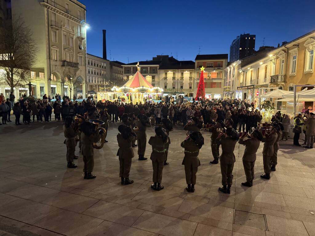 Il Natale in piazza San Magno a Legnano con la fanfara