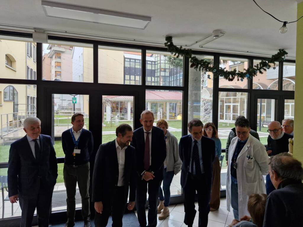 Il presidente della Lombardia Fontana a La Provvidenza di Busto Arsizio