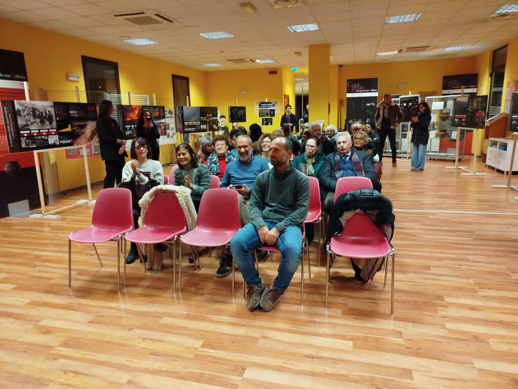 Inaugurata a Canegrate una mostra sugli orrori della guerra