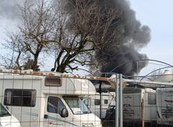 incendio rimessaggio camper dicembre 2025