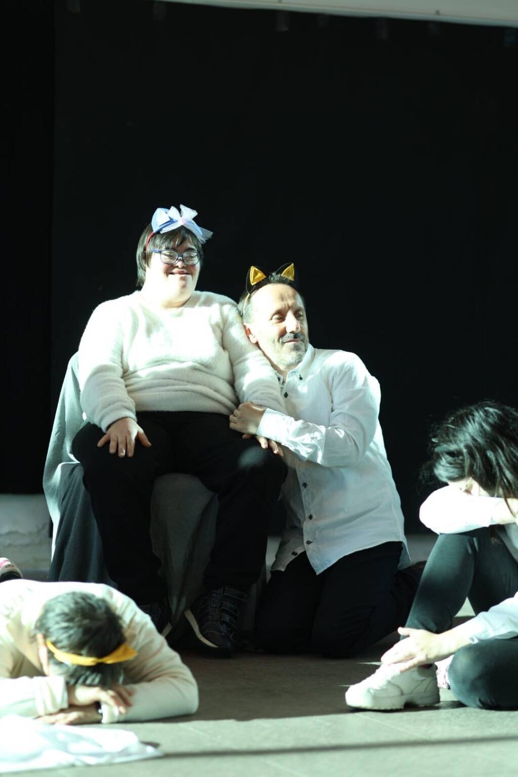 la "prima" dello spettacolo dell'associazione di volontariato Camminiamo Insieme.