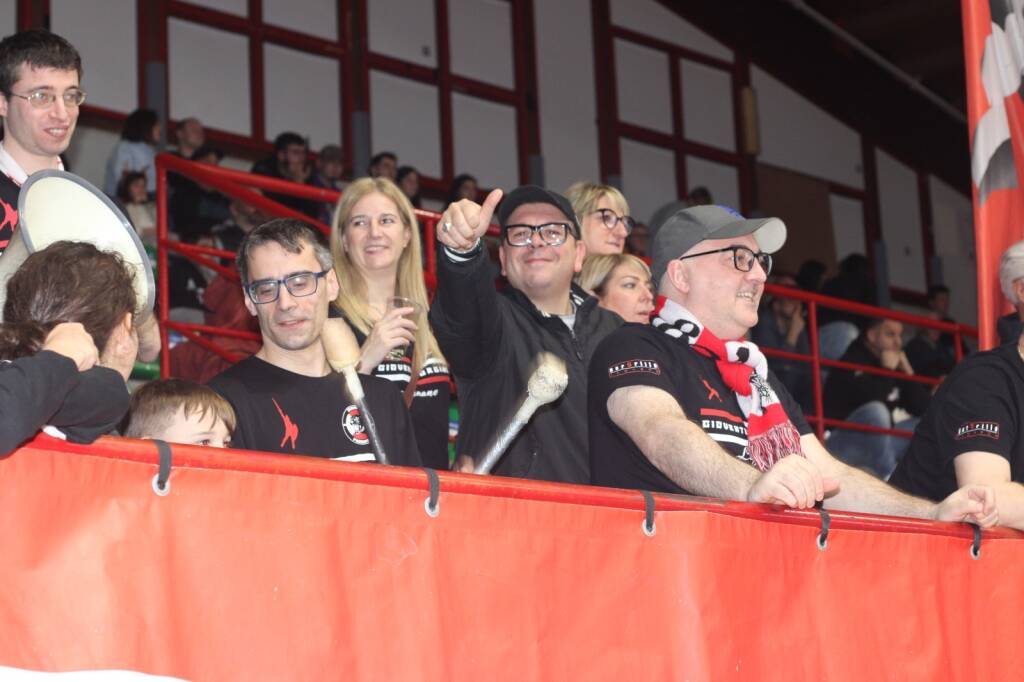 La sfida tra Legnano Basket  e Fiorenzuola - Foto di Bernasconi 