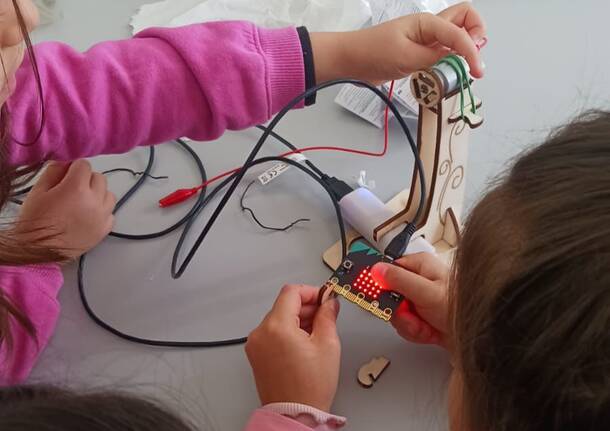 Laboratorio robotica scuola primaria Pascoli