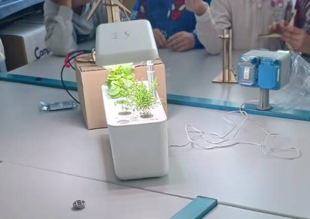 Laboratorio robotica scuola primaria Pascoli