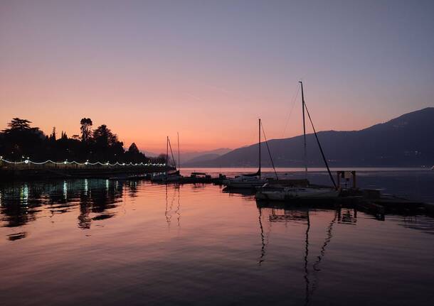Ultimo tramonto del 2025 sul Lago Maggiore