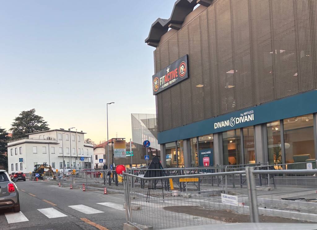 Lavori per la ciclabile in viale Belforte 