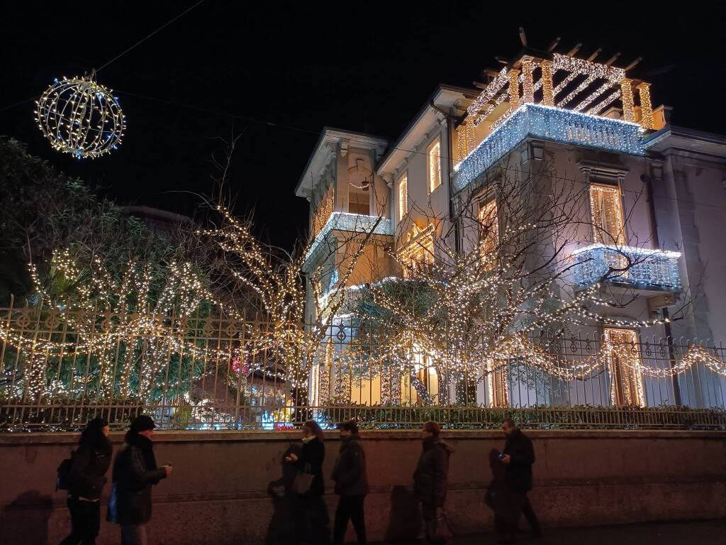 Luci a Natale in provincia di Varese